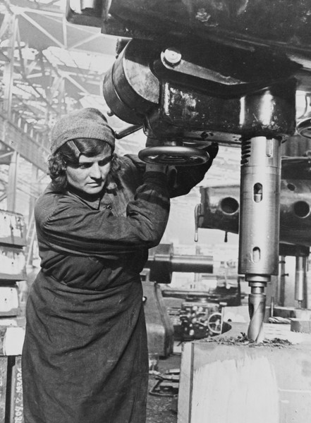 Soviet-woman-1941